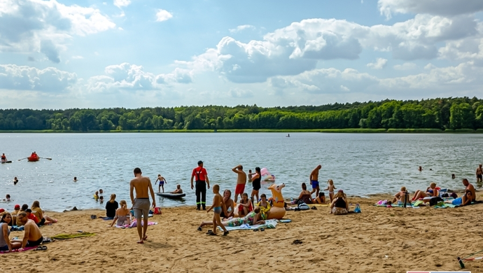 Gmina Wschowa zaprasza do Lginia! Wygodne połączenia autobusowe dla plażowiczów!