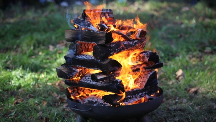 Ognisko z Seniorami - zaprasza burmistrz Konrad Antkowiak