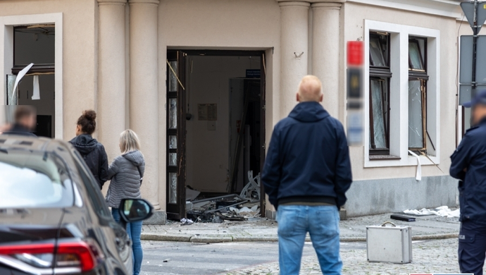 Wschowa. Nieznani sprawcy wysadzili bankomat! (FOTO)