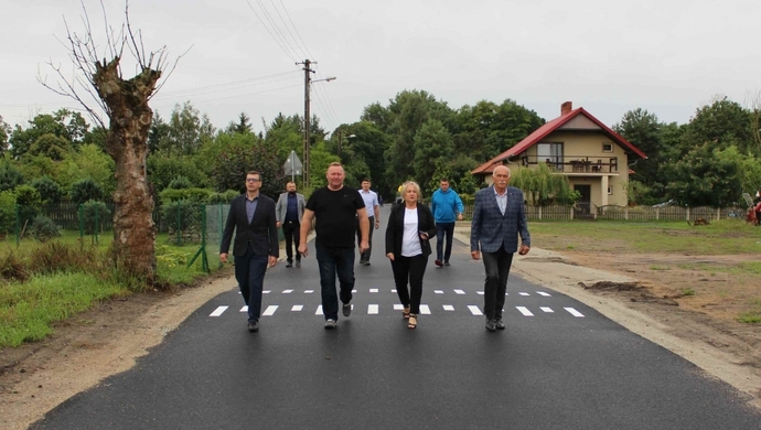 Zakończenie przebudowy drogi w Nowych Drzewcach (FOTO)