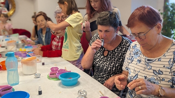 Ekotorby dla dzieci i eko kosmetyki dla dorosłych. Warsztaty „Jestem eko z biblioteką!” (FOTO)