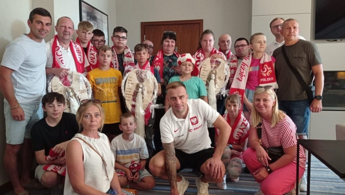 Uczniowie SOSW i uczestnicy WTZ na meczu reprezentacji Polski (FOTO)