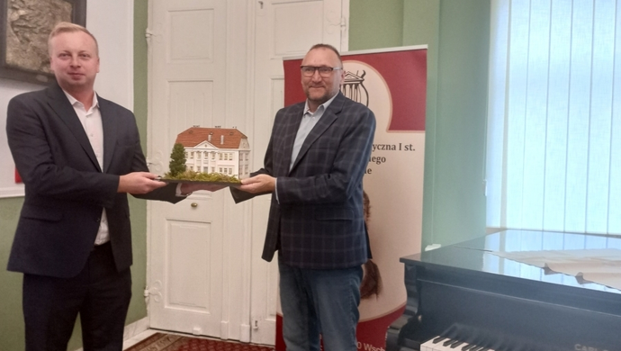 Makieta Państwowej Szkoły Muzycznej we Wschowie znalazła nowy dom