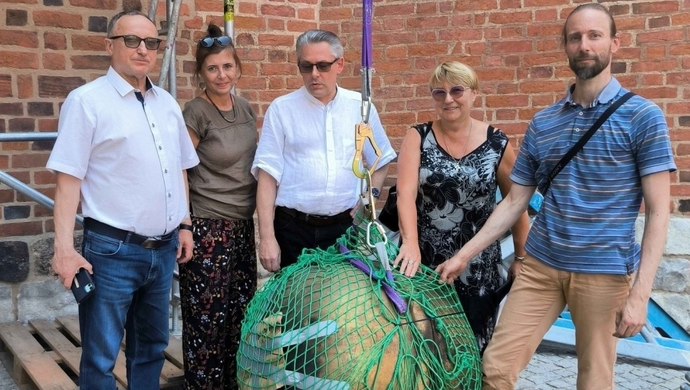 Podczas remontu wieży kościoła Farnego odnaleziono kapsułę czasu (FOTO)