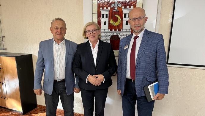 Małgorzata Gośniowska-Kola wspiera gminne inwestycje w Tarnowie Jeziernym i Krzepielowie