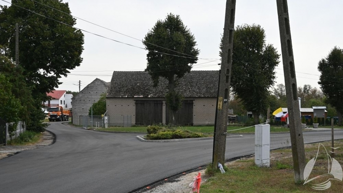 We Wróblowie wylewają już asfalt (FOTO)