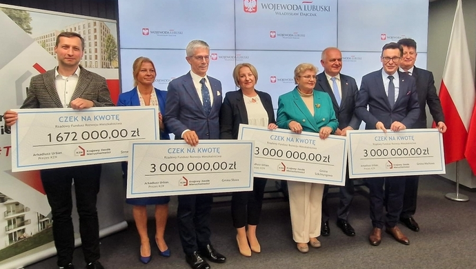 Wschowa, Sława i Szlichtyngowa wybudują tanie mieszkania na wynajem. Samorządowcy odebrali czeki 
