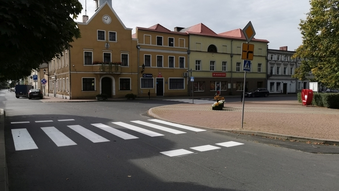 Gmina Szlichtyngowa stawia na bezpieczeństwo. W mieście odmalowano pasy (FOTO)