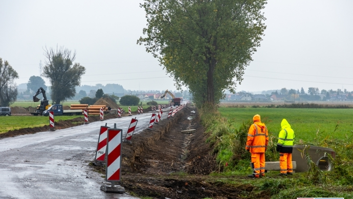 Trwa modernizacja drogi między Górczyną a Zamysłowem (FOTO)