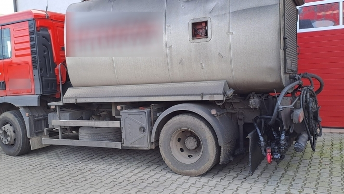 Kierowcy blokują drogę strażakom. Czy warto ryzykować cudzym życiem?