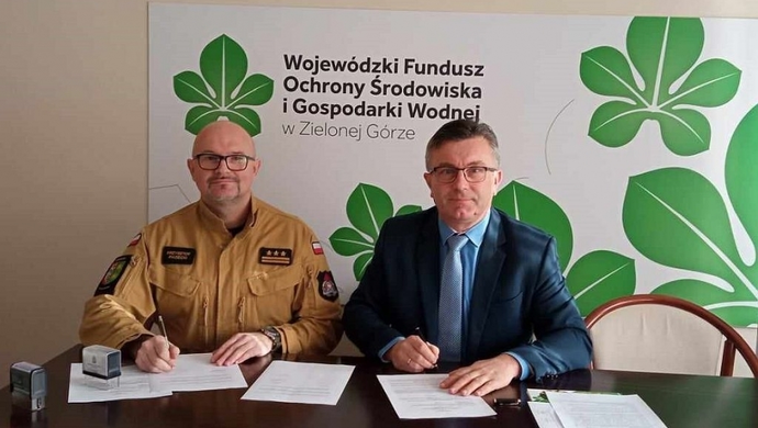 Umowa podpisana. Będzie wsparcie dla wschowskich strażaków. “Ten dokument otwiera nowe możliwości”