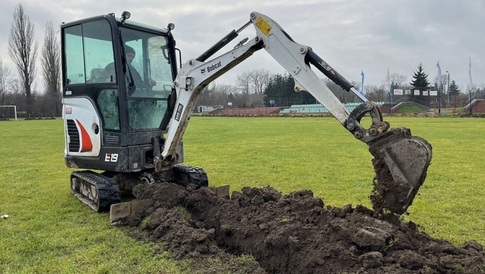 Na stadion we Wschowie wjechały koparki. „Będzie pięknie”