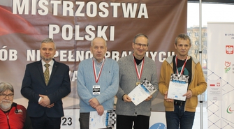 - na co dzień prowadzi sekcję szachową przy CKiR we Wschowie (FOTO)