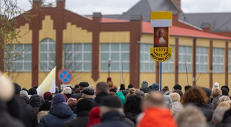 Droga Krzyżowa ulicami Wschowy ze św. Janem Pawłem II (FOTO)