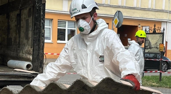 Wschowa. Trwa rozbiórka nieczynnego pawilonu handlowego! (FOTO)