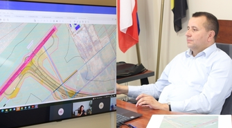 Starosta A. Bielawski w rozmowie z GDDKiA o ścieżce rowerowej przy obwodnicy Wschowy