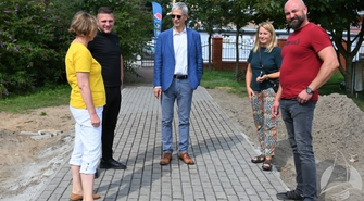 Nowy chodnik dla uczniów Szkoły Podstawowej w Sławie (FOTO)