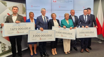 Wschowa, Sława i Szlichtyngowa wybudują tanie mieszkania na wynajem. Samorządowcy odebrali czeki 