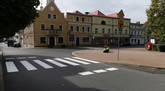 Gmina Szlichtyngowa stawia na bezpieczeństwo. W mieście odmalowano pasy (FOTO)
