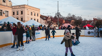 Wschowa otwiera lodowisko ze św. Mikołajem. Na dzieci będą czekać prezenty!