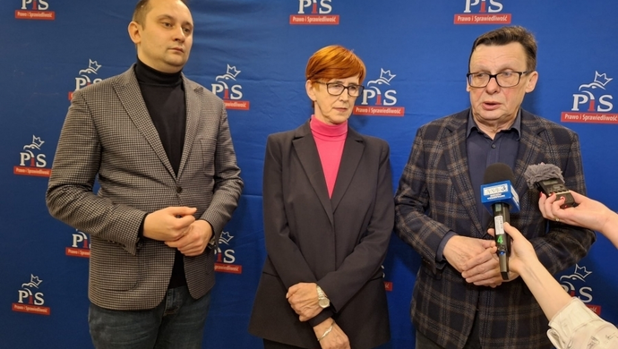 Marek Ast i Elżbieta Rafalska z PiS namawiają do protestu. „Doszło do brutalnego pogwałcenia Konstytucji”