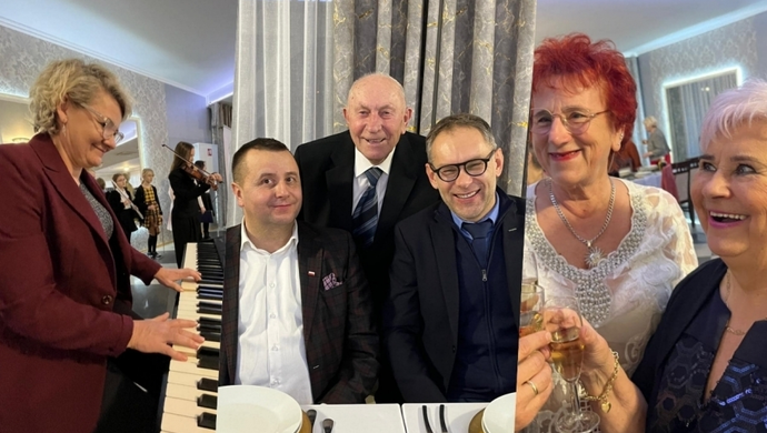 Były życzenia, występy i dużo uśmiechu. Prezes Łakomy: „Bycie babcią i dziadkiem to wielki zaszczyt”