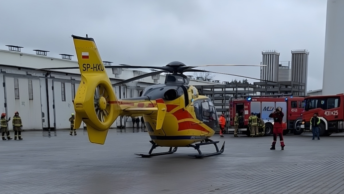 W Ciepielówku lądował śmigłowiec LPR. Pracownik odniósł rozległe poparzenia