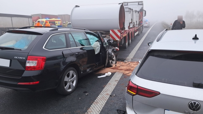 Karambol na S5 pod Lesznem. Przynajmniej 7 osób rannych (FOTO)