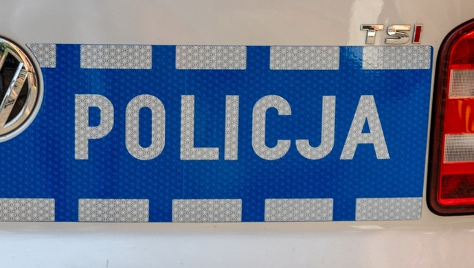 Chciała sprzedać kurtkę, straciła 3 tys. zł. Nastolatka ma nauczkę do końca życia