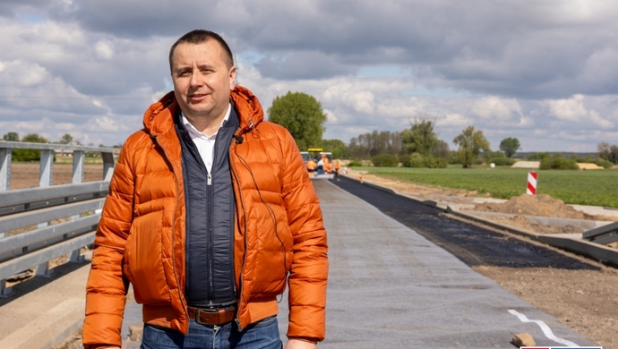 Most na Rowie Krzyckim niemal gotowy. A. Bielawski: „Wkrótce będzie można już przejść do jego eksploatacji”