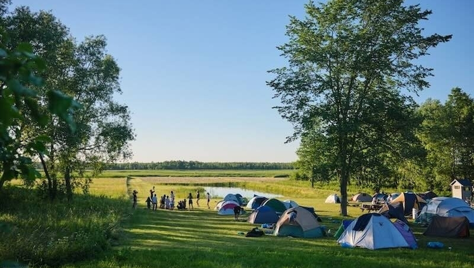 Postaw na czar biwakowania: wolność i prawdziwa bliskość z Naturą