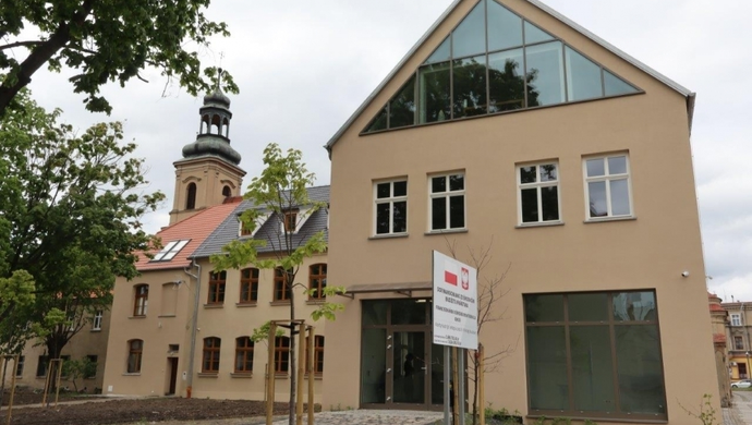 Na ścianie budynku „Oikos” zawiśnie tablica pamiątkowa A. Żurawskiego i bohaterów Solidarności RI