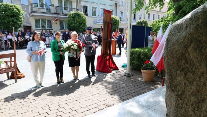 Szlichtyngowa świętowała 233. rocznicę Konstytucji 3 Maja - msza, przemówienia i patriotyczny spektakl