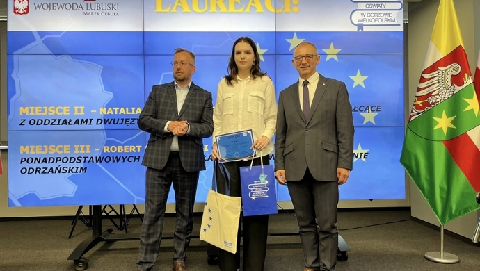 Uczennice z I LO we Wschowie wyróżnione w konkursie fotograficznym na 20-lecie Polski w Unii Europejskiej