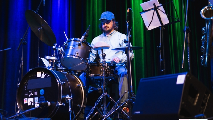 Szymon Gąsiorek i jego Pimpono 2+4 wystąpili we Wschowie. W CKiR wybrzmiał eksperymentalny jazz