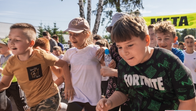 Uczniowie SP1 wzięli udział w Masowym Biegu Ulicznym. To szkolna tradycja, która odbywa się od 18 lat!