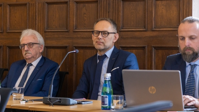 Burmistrz Antkowiak z absolutorium i wotum zaufania