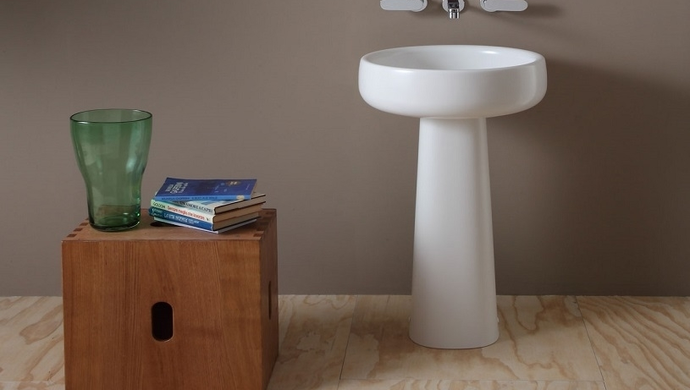 Czy warto montować umywalkę wolnostojącą w łazience?