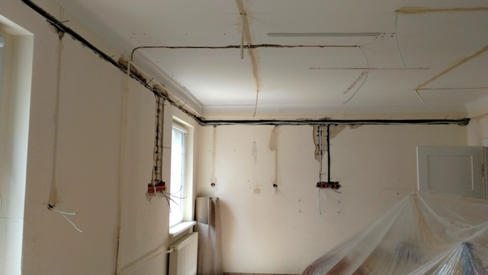 Nowa instalacja elektryczna w Przedszkolu Samorządowym w Szlichtyngowie. Trwają prace remontowe