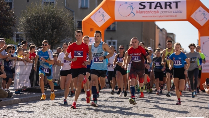 Po raz trzeci pobiegli po bruku. Twarda Piątka 2024 [FOTO]