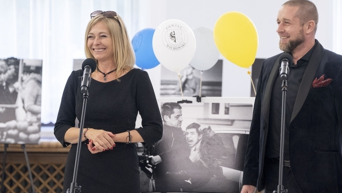 W Sejmie odbył się wernisaż wystawy „CODZIENNOŚĆ UTKANA Z nieDOSKONAŁOŚCI”