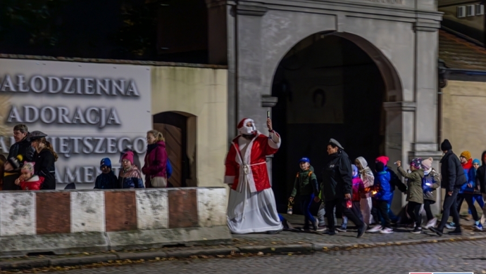 Chrześcijańska odpowiedź na Halloween. Korowód Świętych we Wschowie