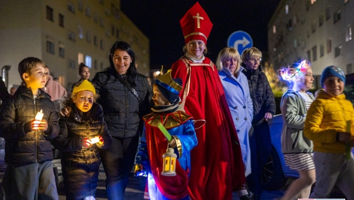 Święci na ulicach Wschowy. Korowód Świętych zamiast Halloween
