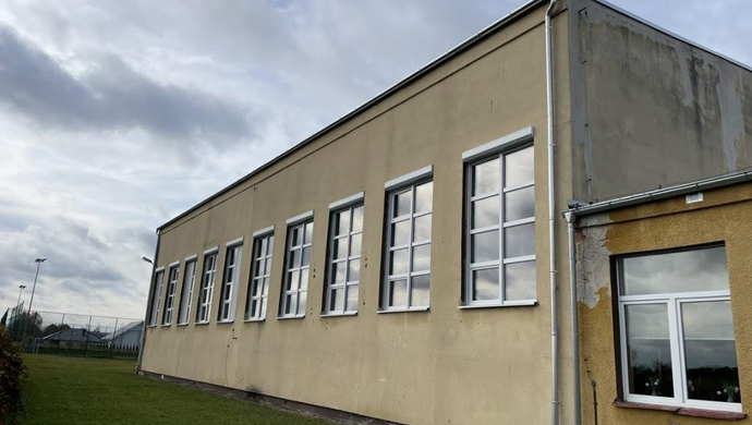 Nowy dach w Szkole Podstawowej w Szlichtyngowej. Wymiana zakończona odbiorem