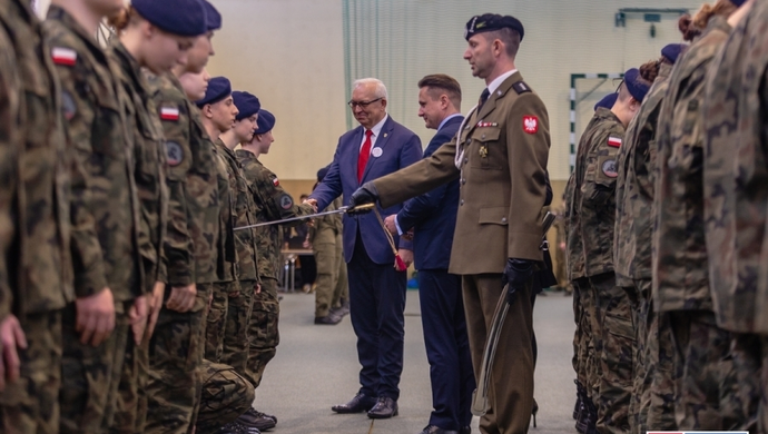 Powiatowe Obchody Dnia Niepodległości. Kadeci ze Staszica złożyli przysięgę [ZDJĘCIA]
