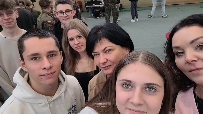 Śpiewali, recytowali i tańczyli bez względu na wiek. „Historia Niepodległej łączy pokolenia”