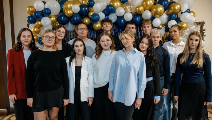 Samorząd Uczniowski z „Zana” stara się o defibrylator AED. „Każda złotówka się liczy!”