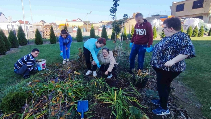 Wzięli udział w zajęciach ogrodniczo-podróżniczych. Rehabilitacja 25 Plus