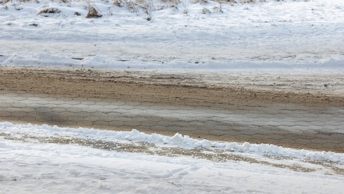 Odśnieżanie chodników. Kto odpowiada za ich stan zimą?