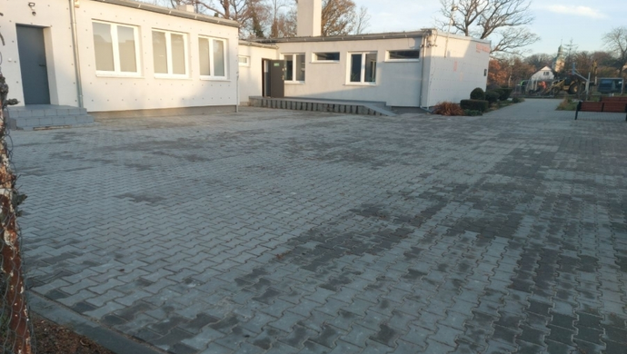 Nowa nawierzchnia i kanalizacja. Szkolny parking w Starych Drzewcach przebudowany